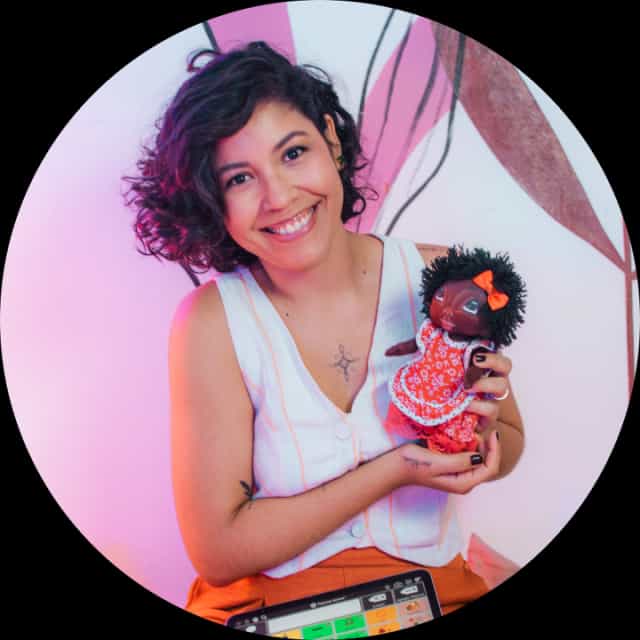 Camila Souza, fonoaudióloga especialista em TEA, retrato profissional